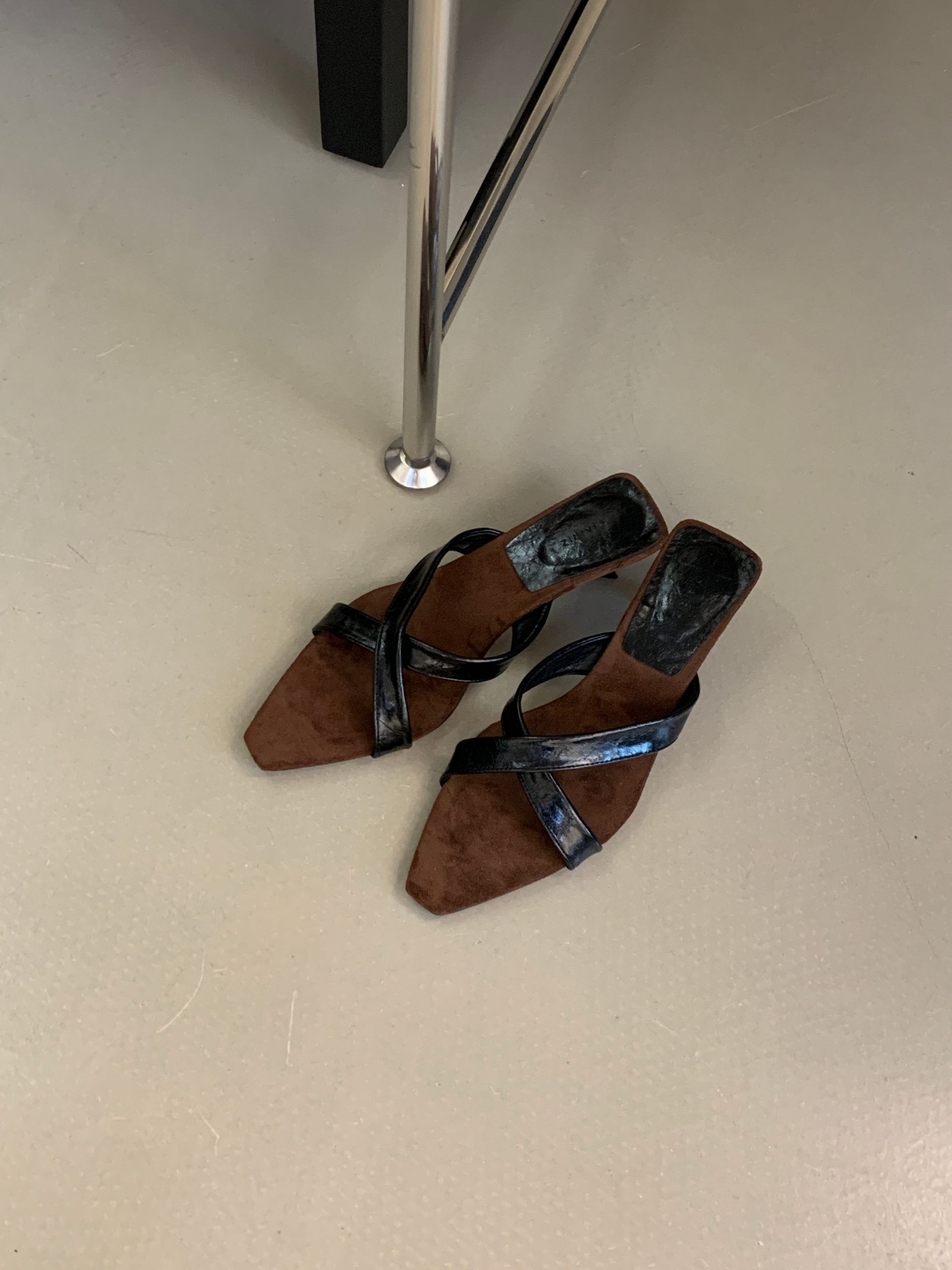 DIAIRIZ Women's Retro Leopard Print Cross Strap Wedge Sandals Summer 2026 Square Toe Open Toe Suede Low Heel Slippers - Image 4