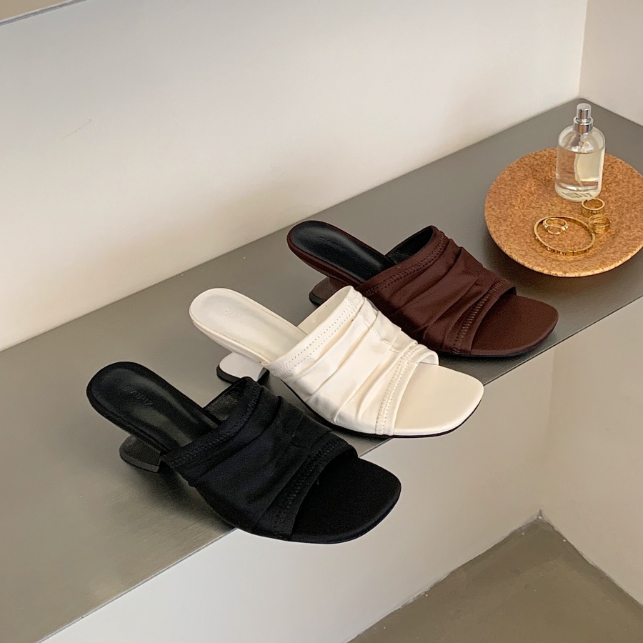 Korean Style Square Toe Flat Heel Slippers for Women 2026 Summer New Design Elegant French Sandals